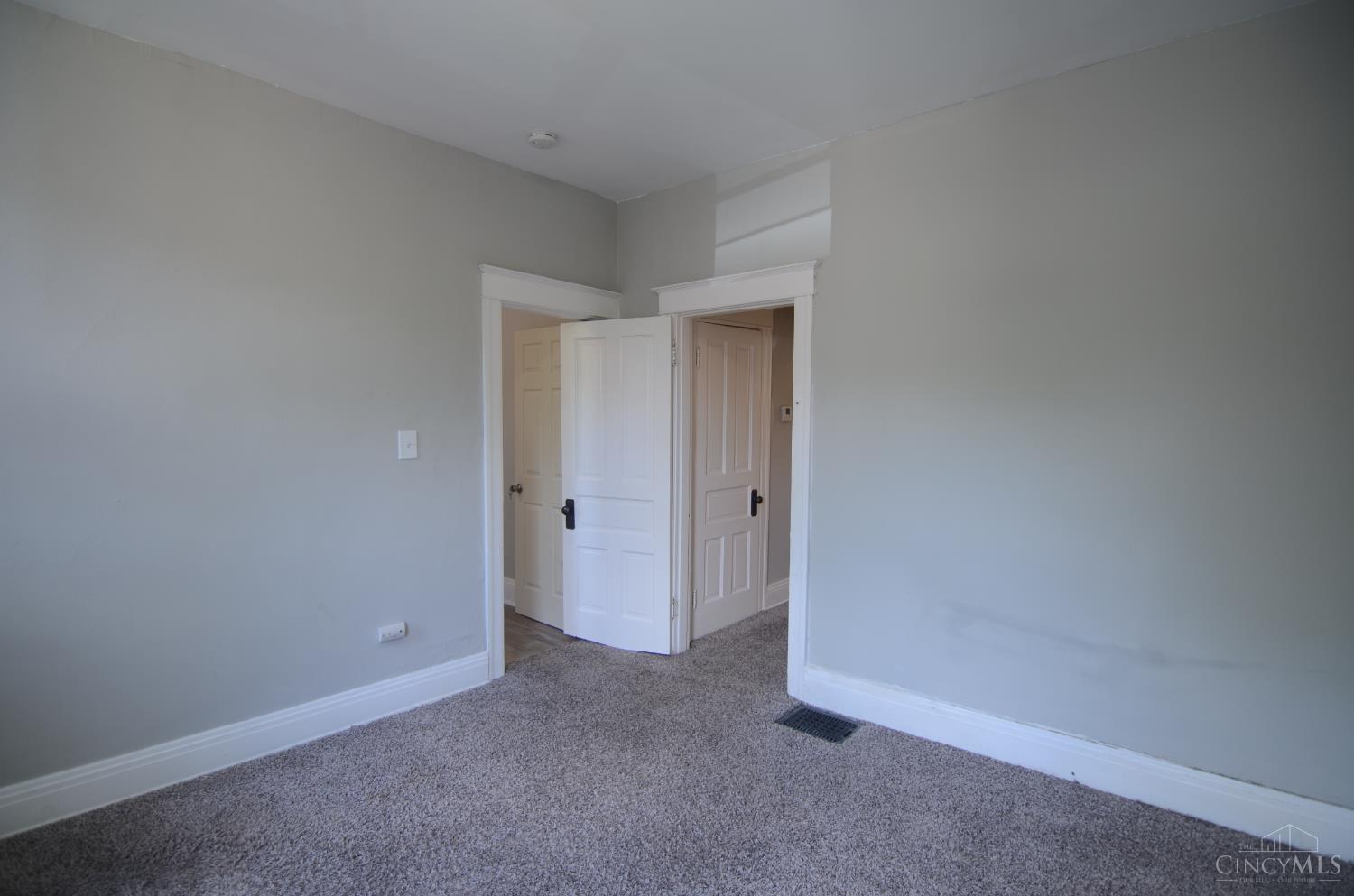 3450 Ruther Avenue Cincinnati, OH 45220 - Photo 10 of 24 Gallery Image 10