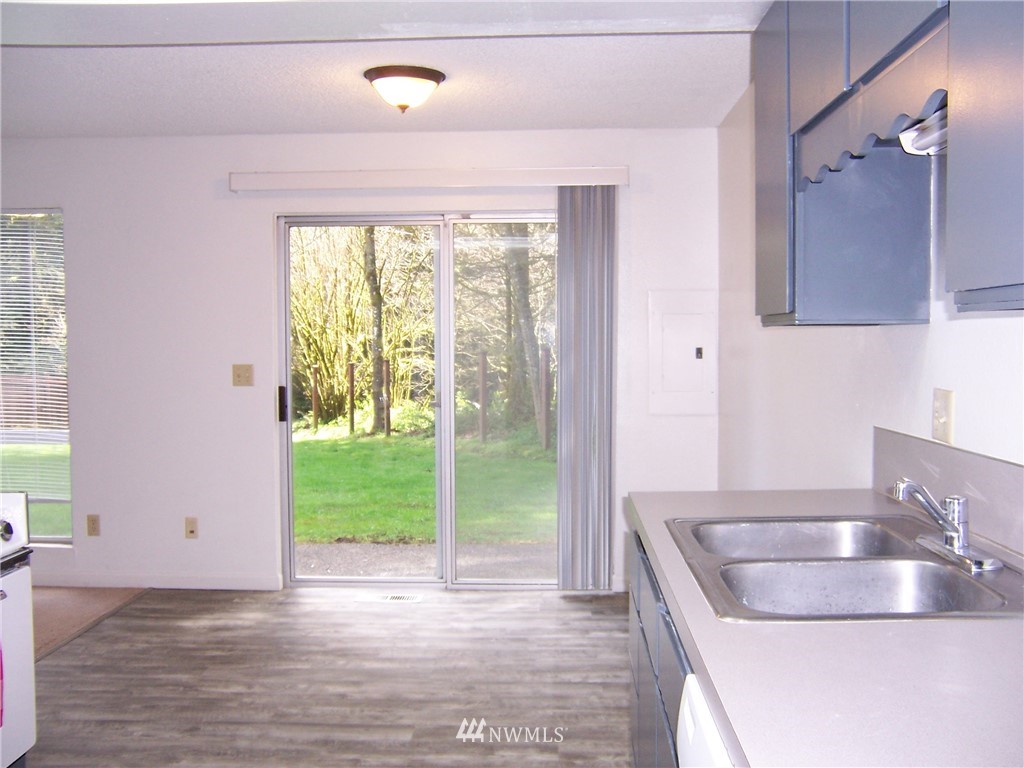 7415 Fairview Road Southwest, Unit 29 Olympia, WA 98512 - Photo 5 of 19 Gallery Image 5