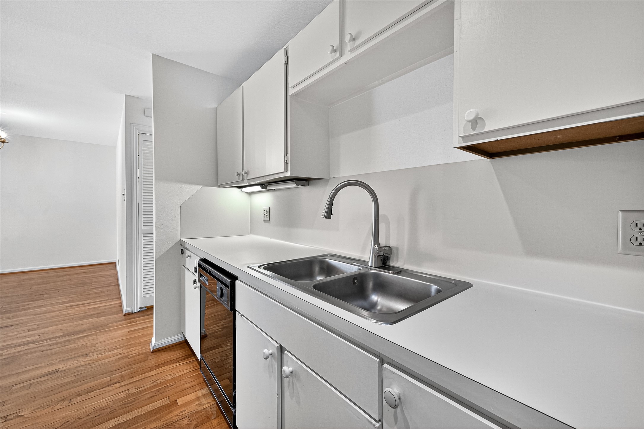 2829 Timmons Lane, Unit 176 Houston, TX 77027 - Photo 17 of 34 a close view of sink and tap