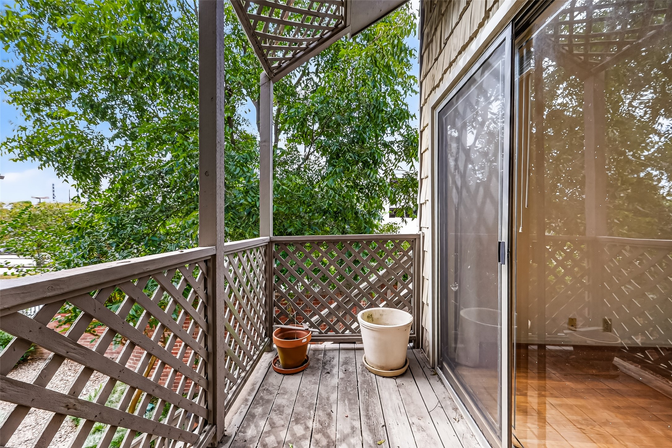 2829 Timmons Lane, Unit 176 Houston, TX 77027 - Photo 30 of 34 a view of outdoor from a balcony