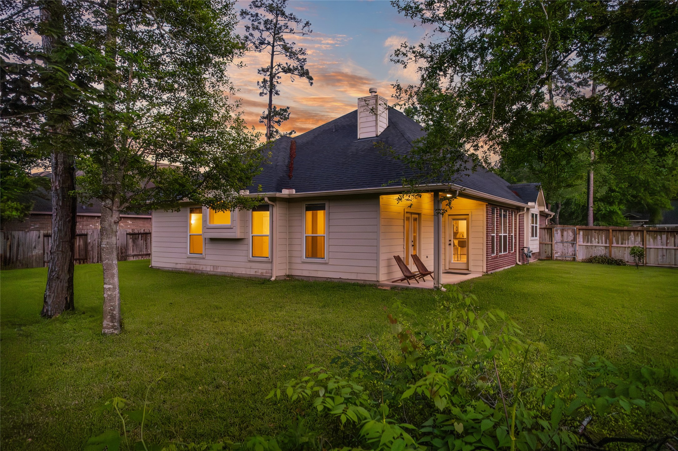629 Spring Forest Drive Conroe, TX 77302 - Photo 27 of 39 Relax and unwind!