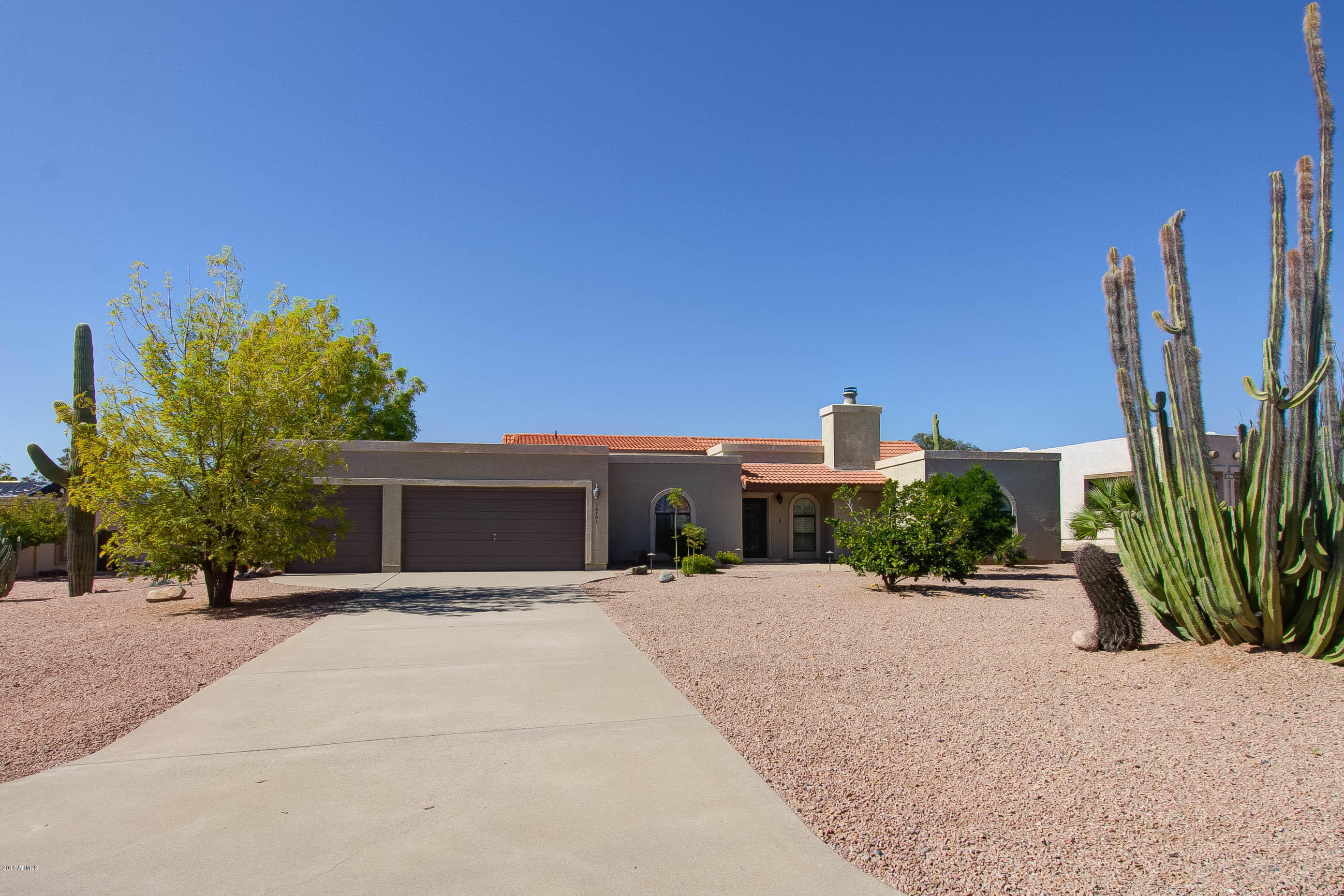 18501 East Parada Circle Rio Verde, AZ 85263 - Photo 2 of 29 002_Three Car Garage