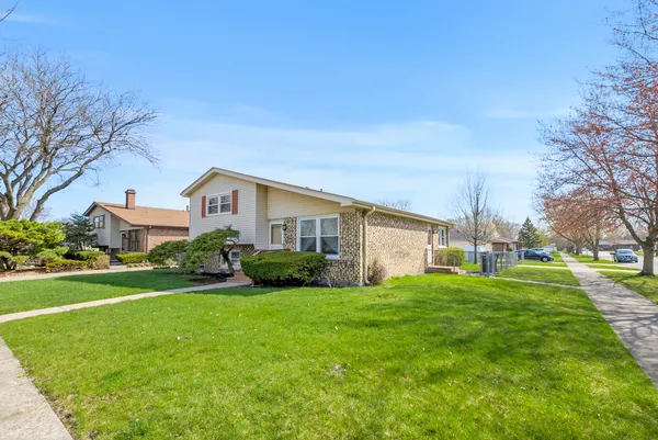 $2,850 | 18031 65th Avenue, Tinley Park, IL 60477