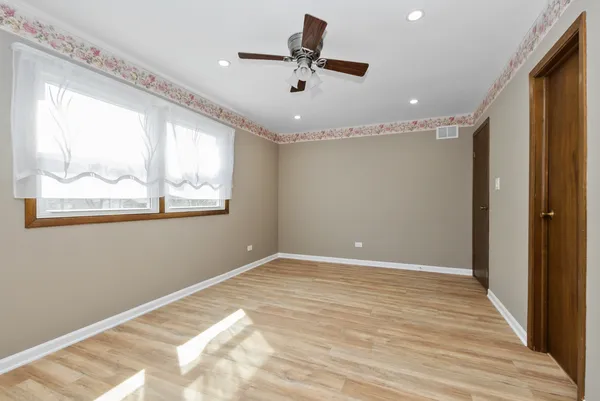 $2,850 | 18031 65th Avenue, Tinley Park, IL 60477