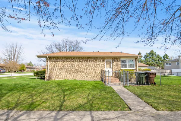 $2,850 | 18031 65th Avenue, Tinley Park, IL 60477