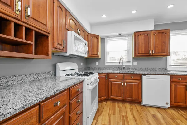 $2,850 | 18031 65th Avenue, Tinley Park, IL 60477