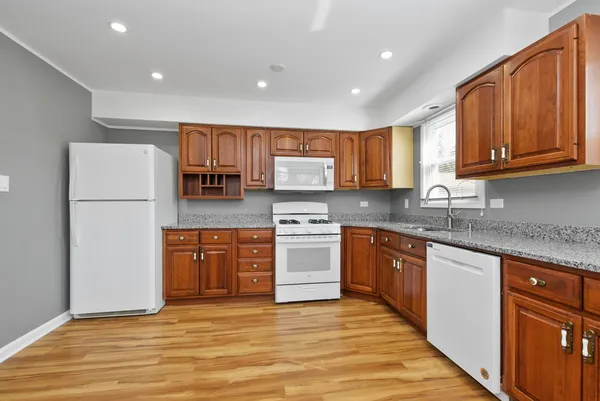 $2,850 | 18031 65th Avenue, Tinley Park, IL 60477