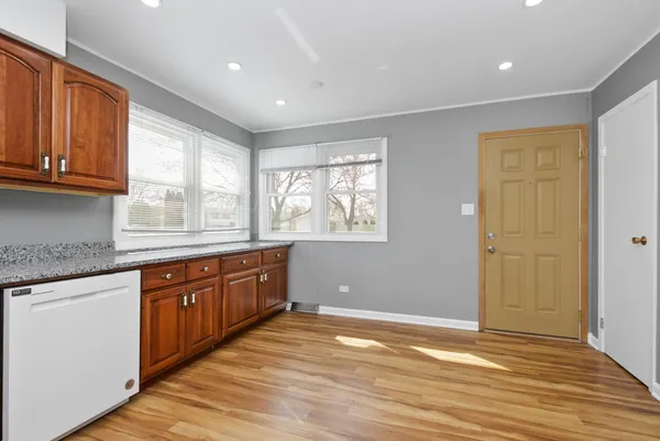$2,850 | 18031 65th Avenue, Tinley Park, IL 60477