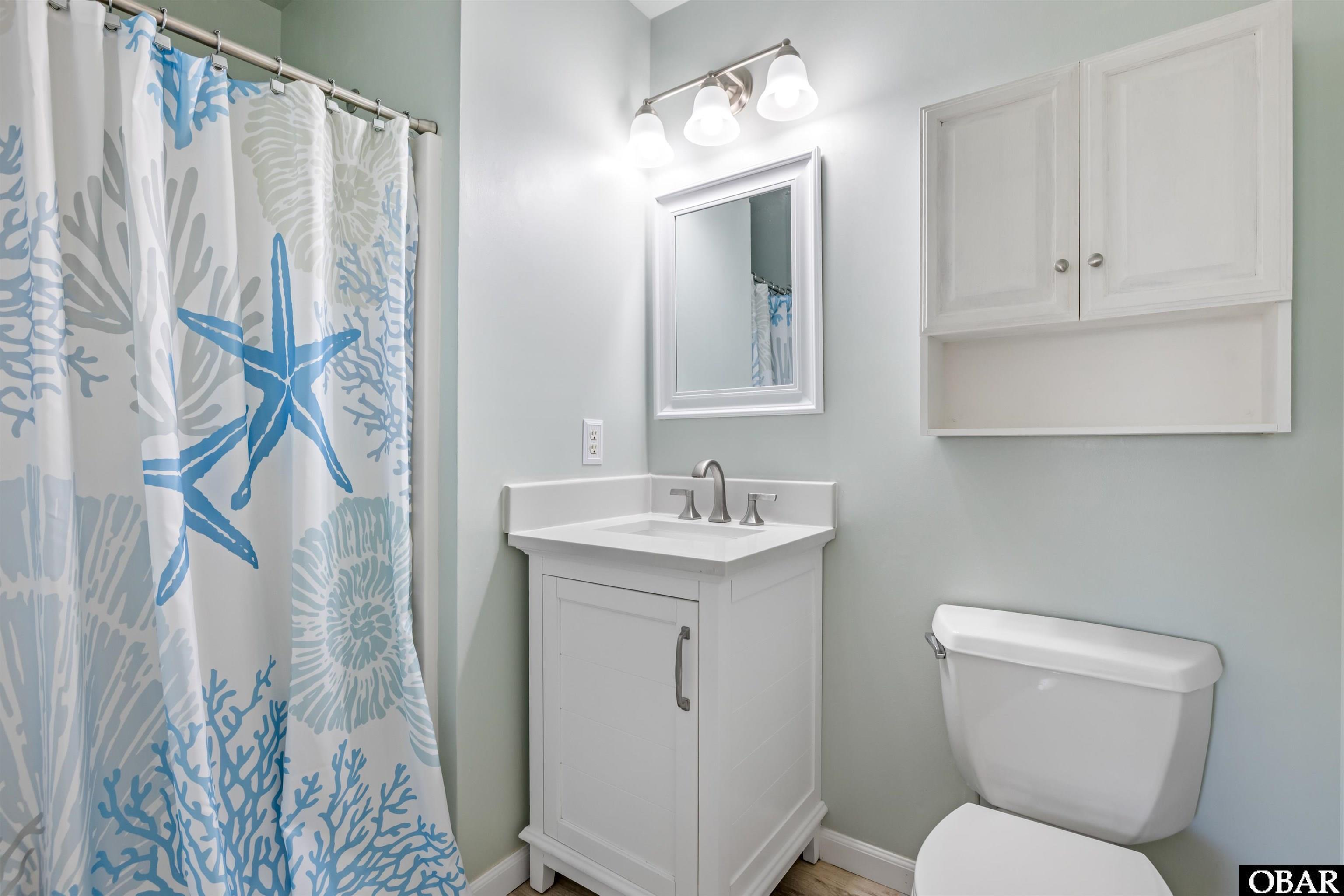 145 Bayberry Road Kill Devil Hills, NC 27948 - Photo 17 of 34 Ensuite Bath