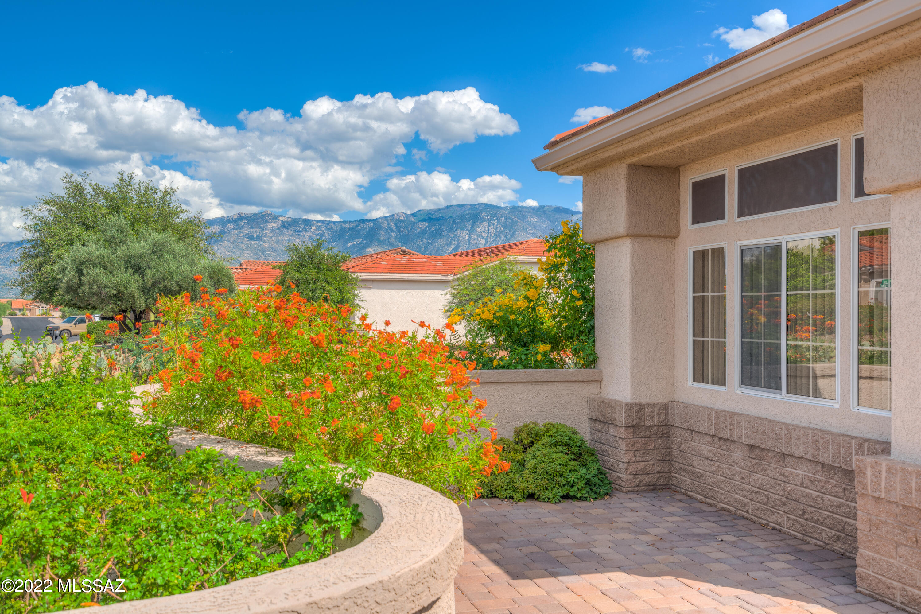 1110 East Royal Oak Road Tucson, AZ 85755 - Photo 2 of 29