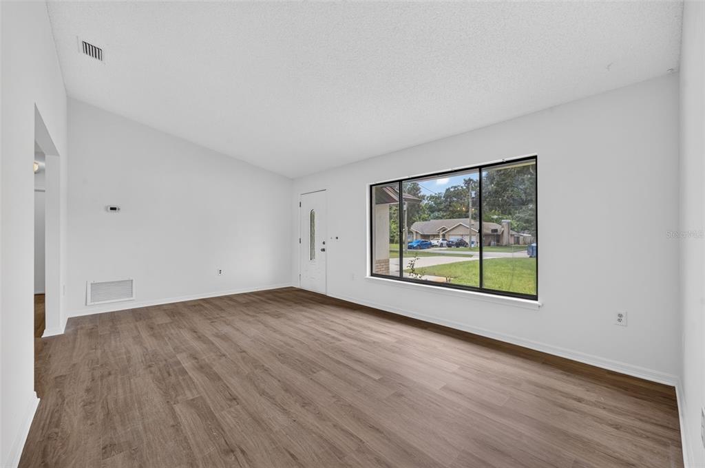 290 Sandyhook Lane DeLand, FL 32724 - Photo 5 of 27