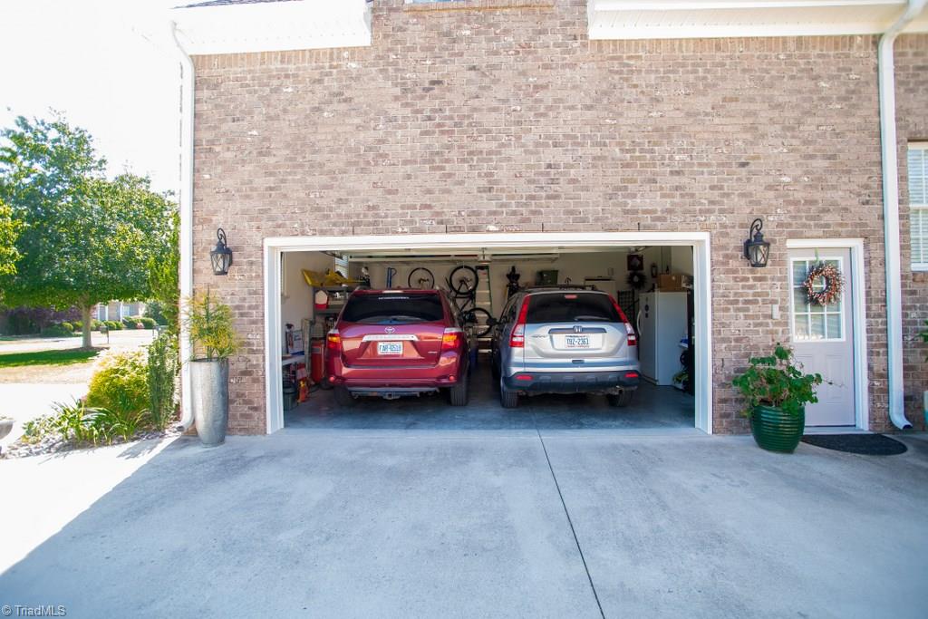 5725 Mabe Drive Oak Ridge, NC 27310 - Photo 4 of 35