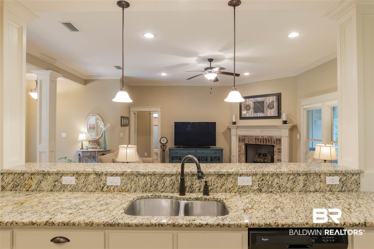 20024 Bunker Loop Fairhope, AL 36532 - Photo 14 of 38 Kitchen