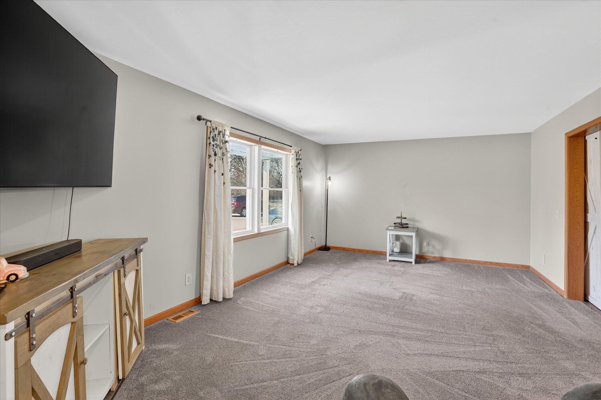 5454 Vrooman Road Jackson, MI 49201 - Photo 4 of 59 07-5454-Vrooman-Rd-Jackson-MI-49201-WInd