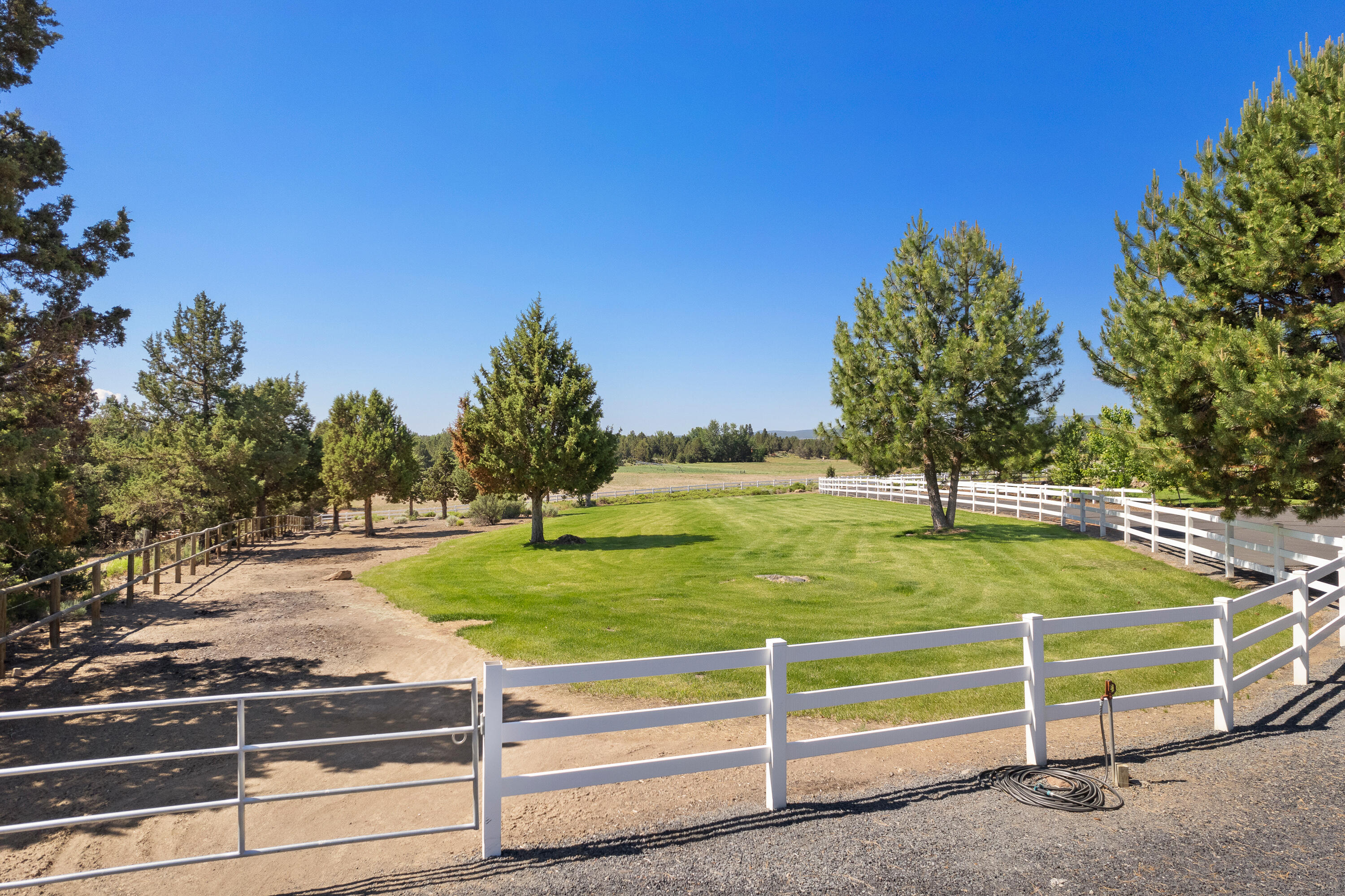 18611 Couch Market Road Bend, OR 97703 - Photo 51 of 55 51