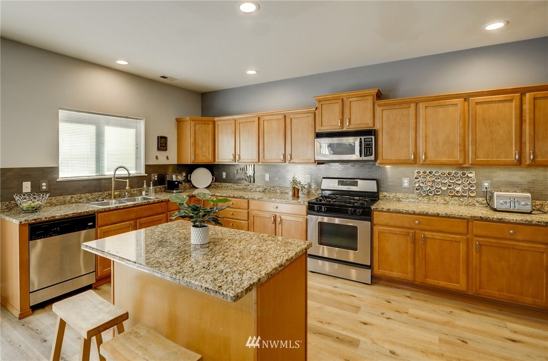 2816 232nd Street Southeast Bothell, WA 98021 - Photo 5 of 40