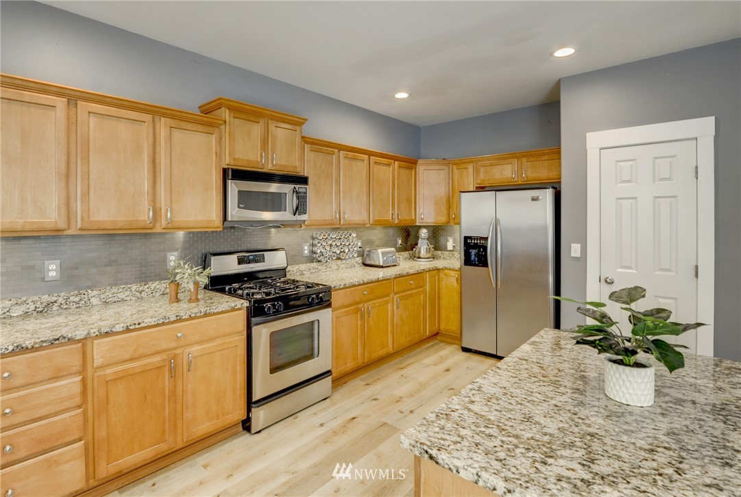 2816 232nd Street Southeast Bothell, WA 98021 - Photo 6 of 40