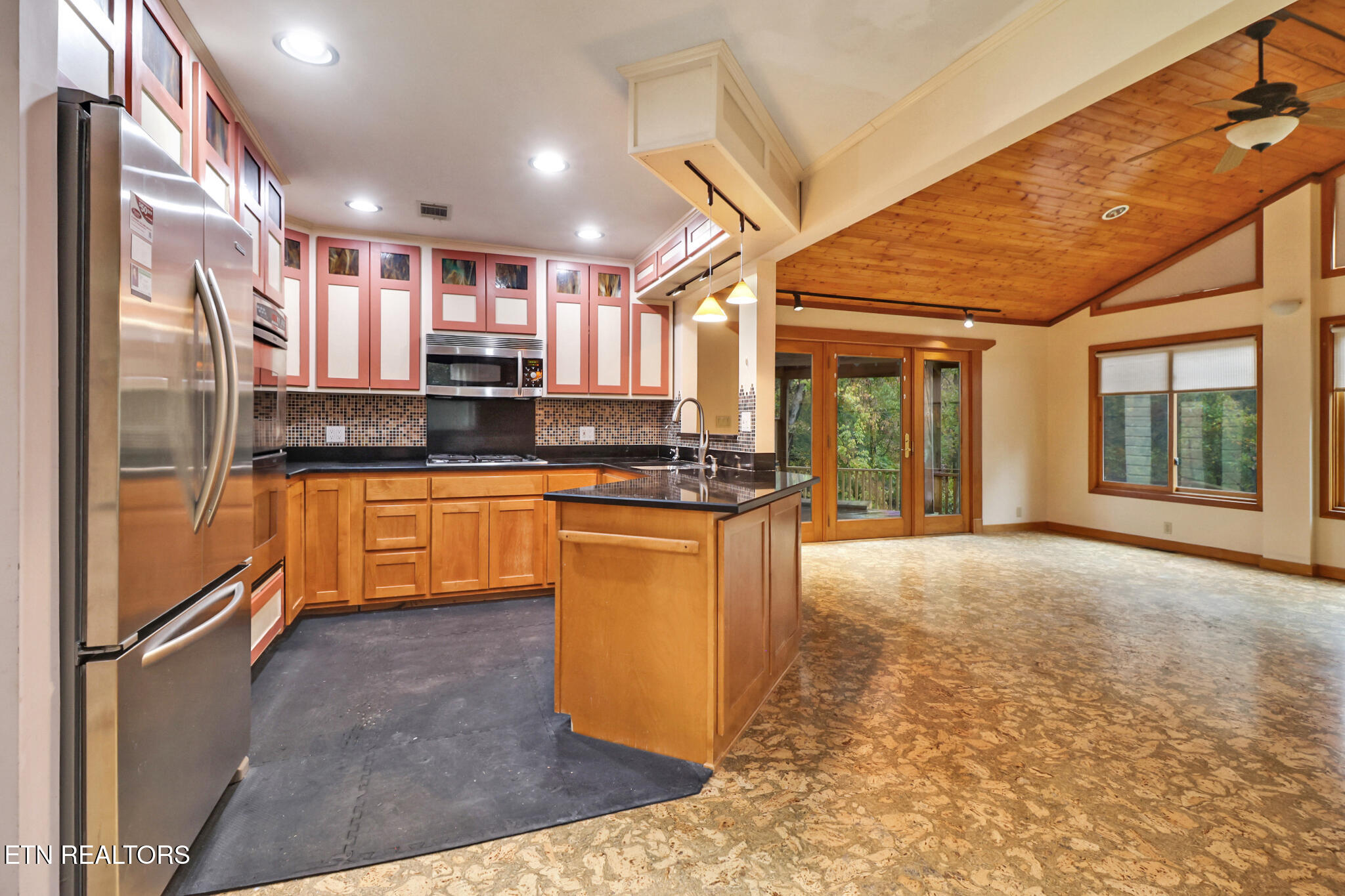 109 Wakefield Road Oak Ridge, TN 37830 - Photo 11 of 35 W-kiktchen 5