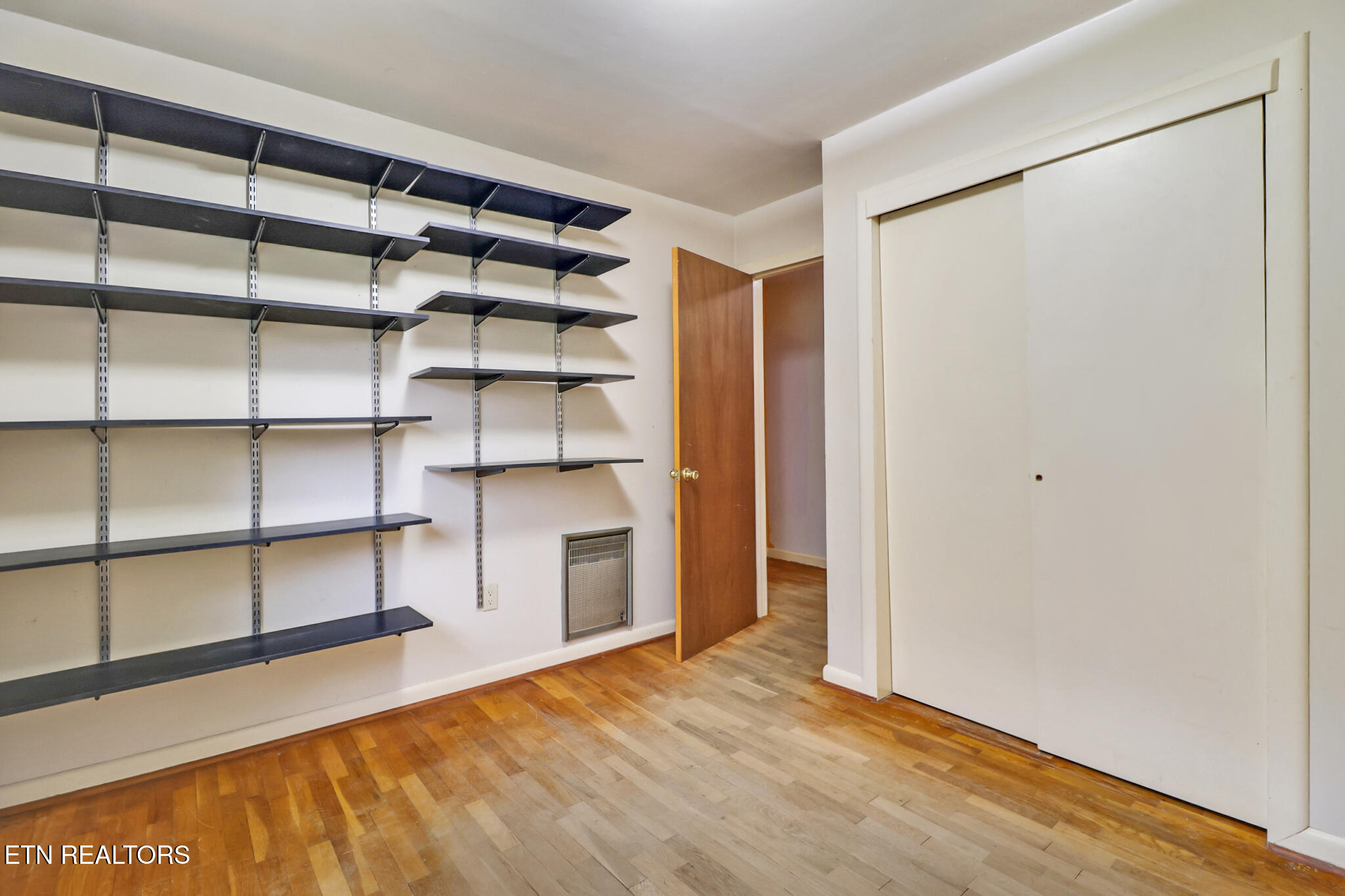 109 Wakefield Road Oak Ridge, TN 37830 - Photo 19 of 35 W-bed