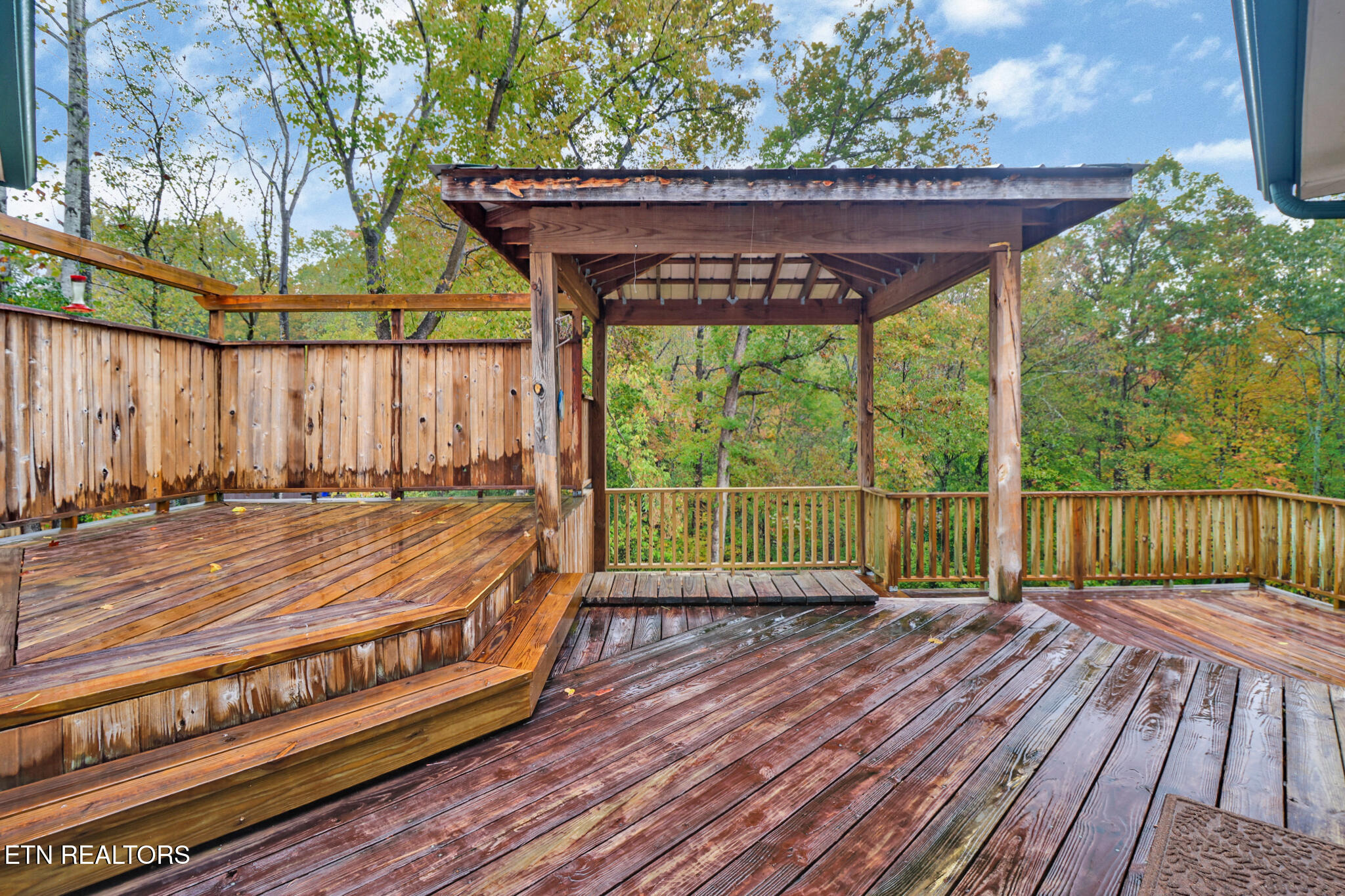 109 Wakefield Road Oak Ridge, TN 37830 - Photo 29 of 35 W-deck2