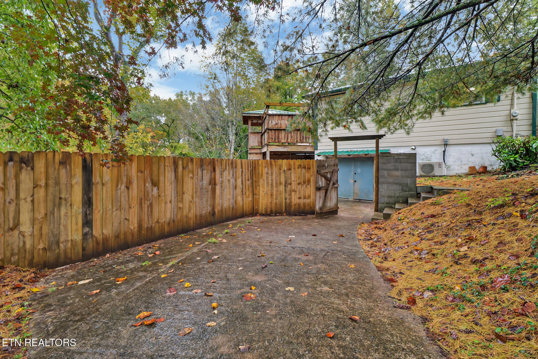 109 Wakefield Road Oak Ridge, TN 37830 - Photo 30 of 35 W-fence