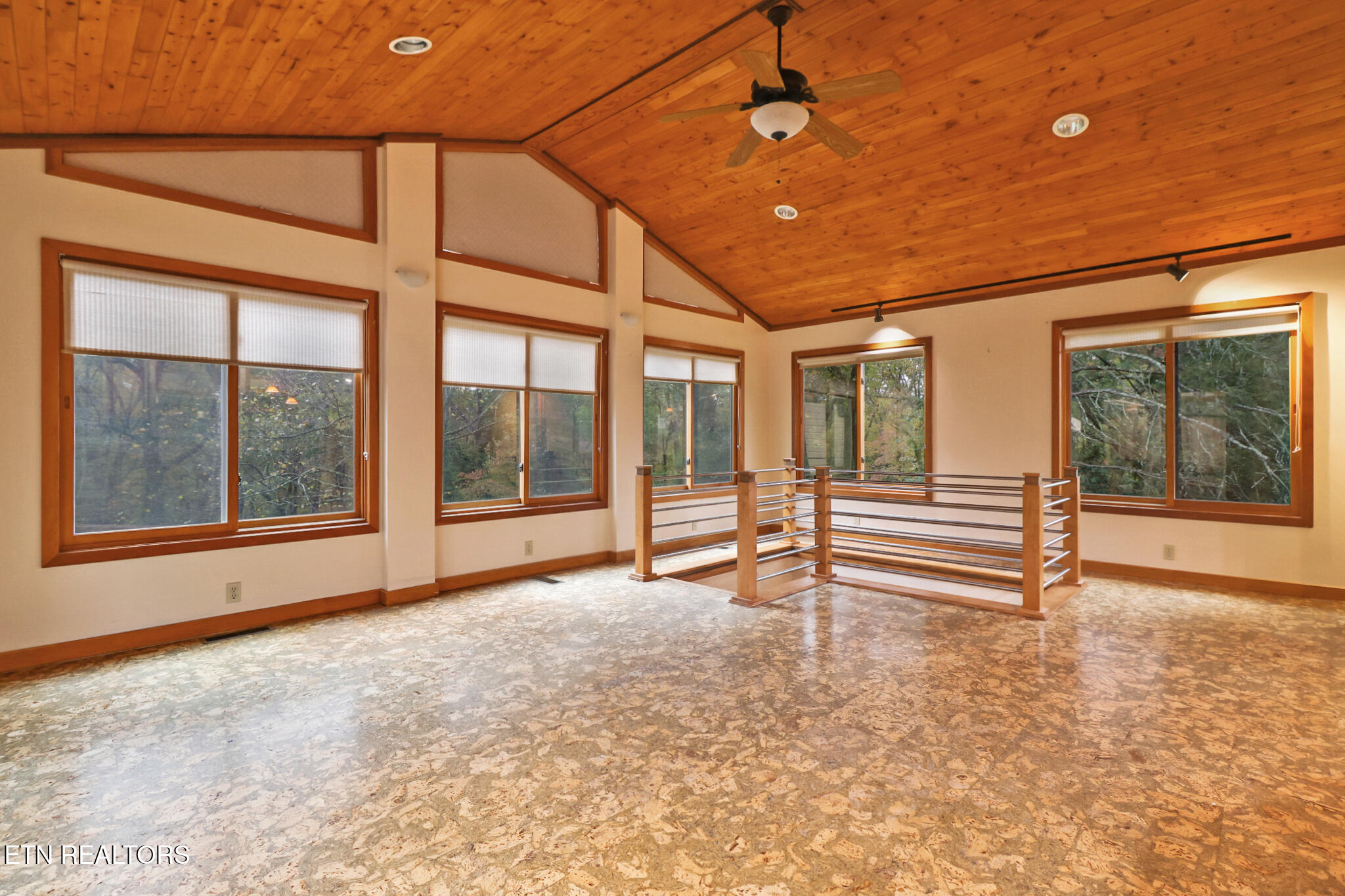 109 Wakefield Road Oak Ridge, TN 37830 - Photo 8 of 35 W-lr4