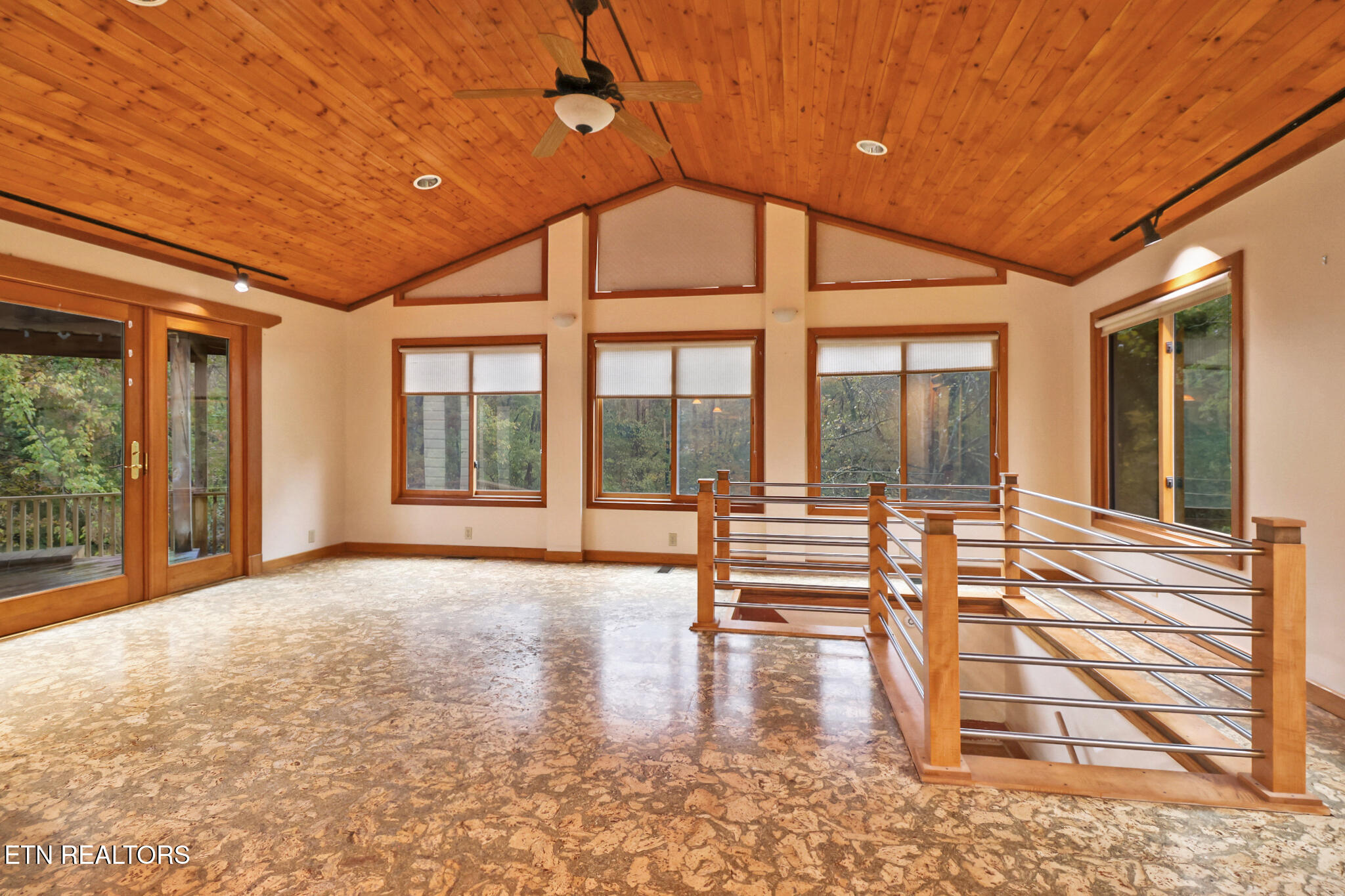 109 Wakefield Road Oak Ridge, TN 37830 - Photo 9 of 35 W-lr5