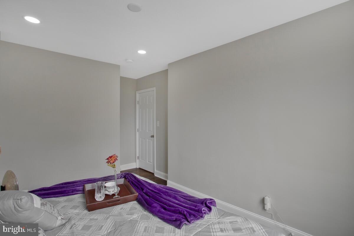 4243 Flowerton Road Baltimore, MD 21229 - Photo 18 of 35 a room with a window