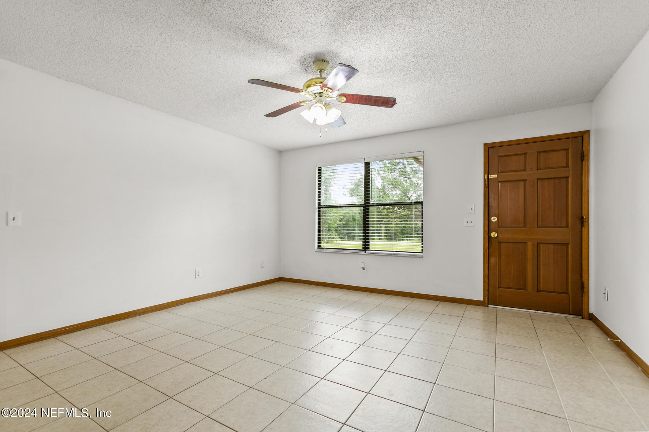 25 Bitterroot Avenue Middleburg, FL 32068 - Photo 9 of 51 25 Bitterroot Ave (10)