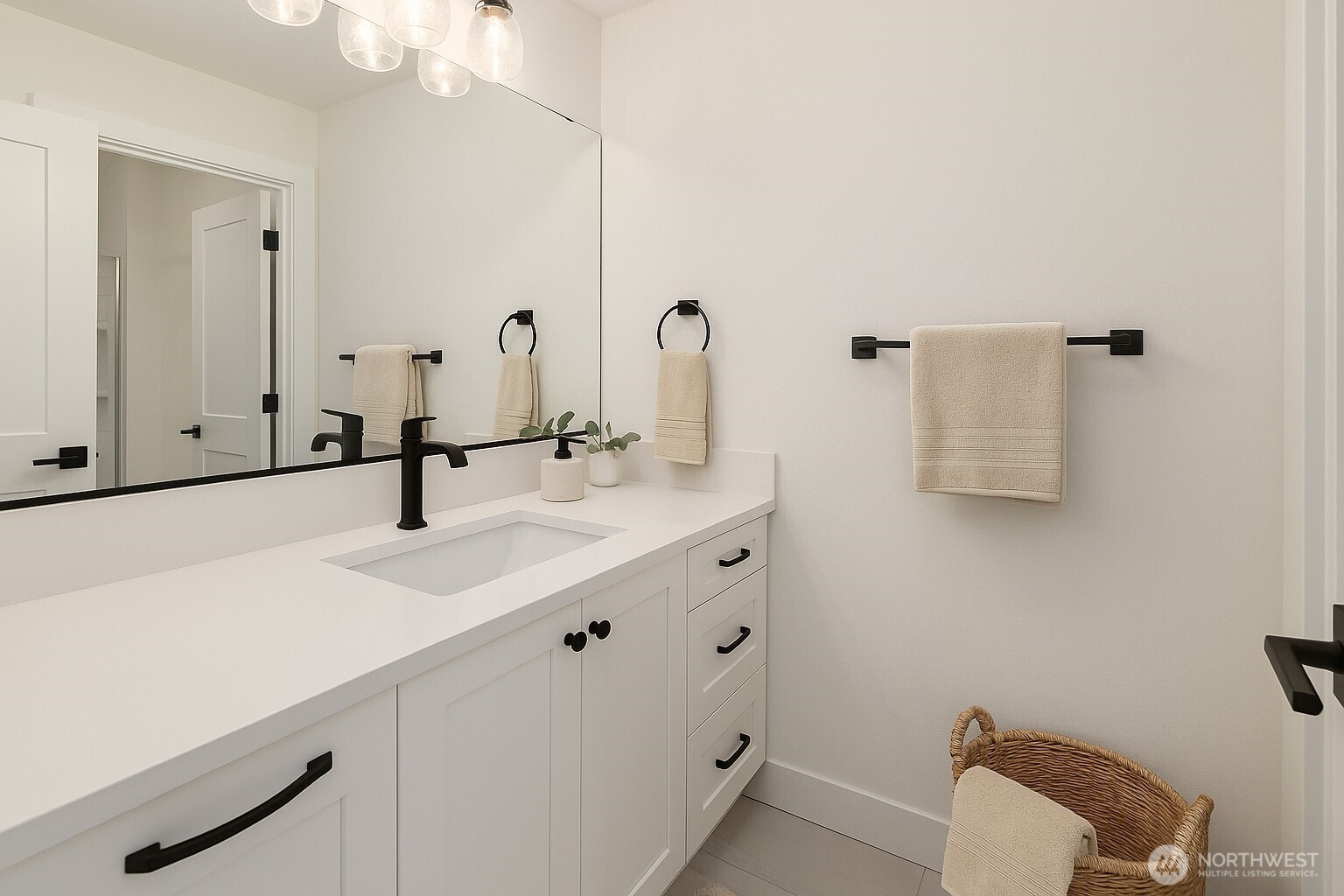 405 Outfitter Place Cle Elum, WA 98922 - Photo 17 of 30 a bathroom with a sink and a mirror