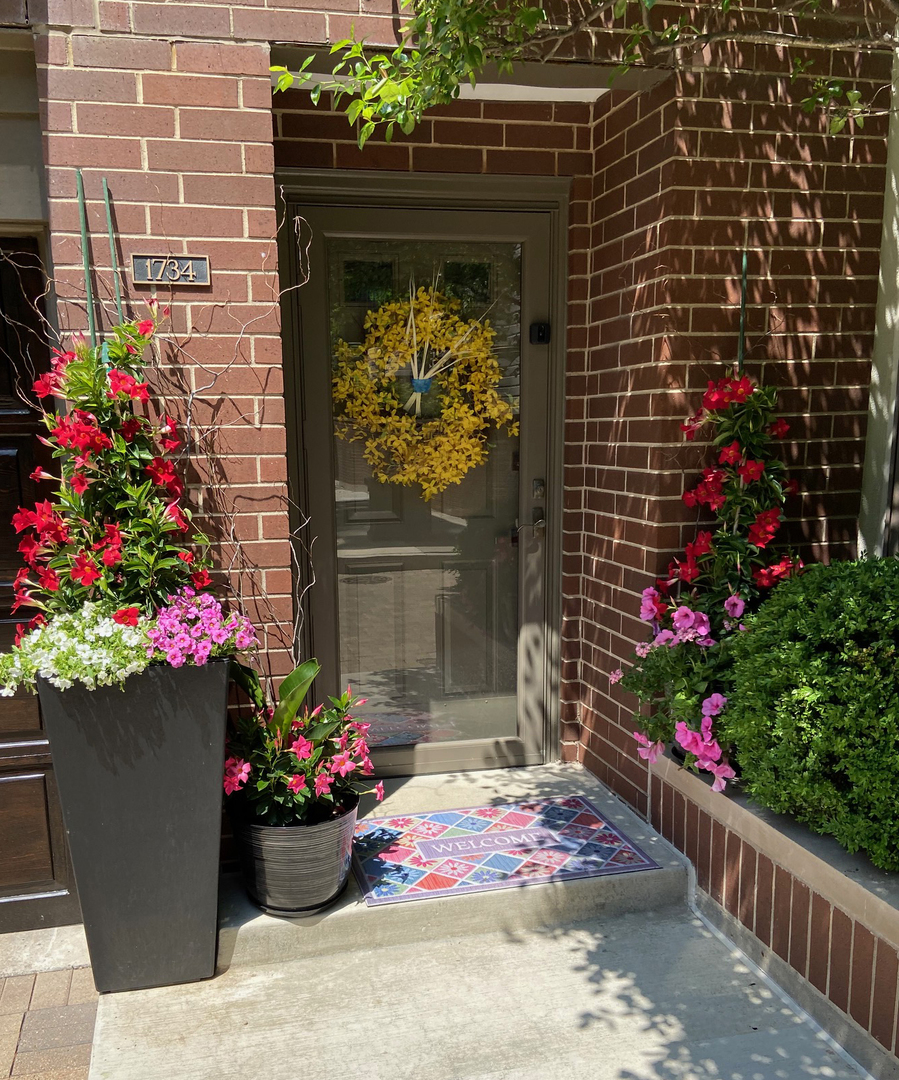 1740 North Clark Street, Unit 1734 Chicago, IL 60614 - Photo 1 of 34