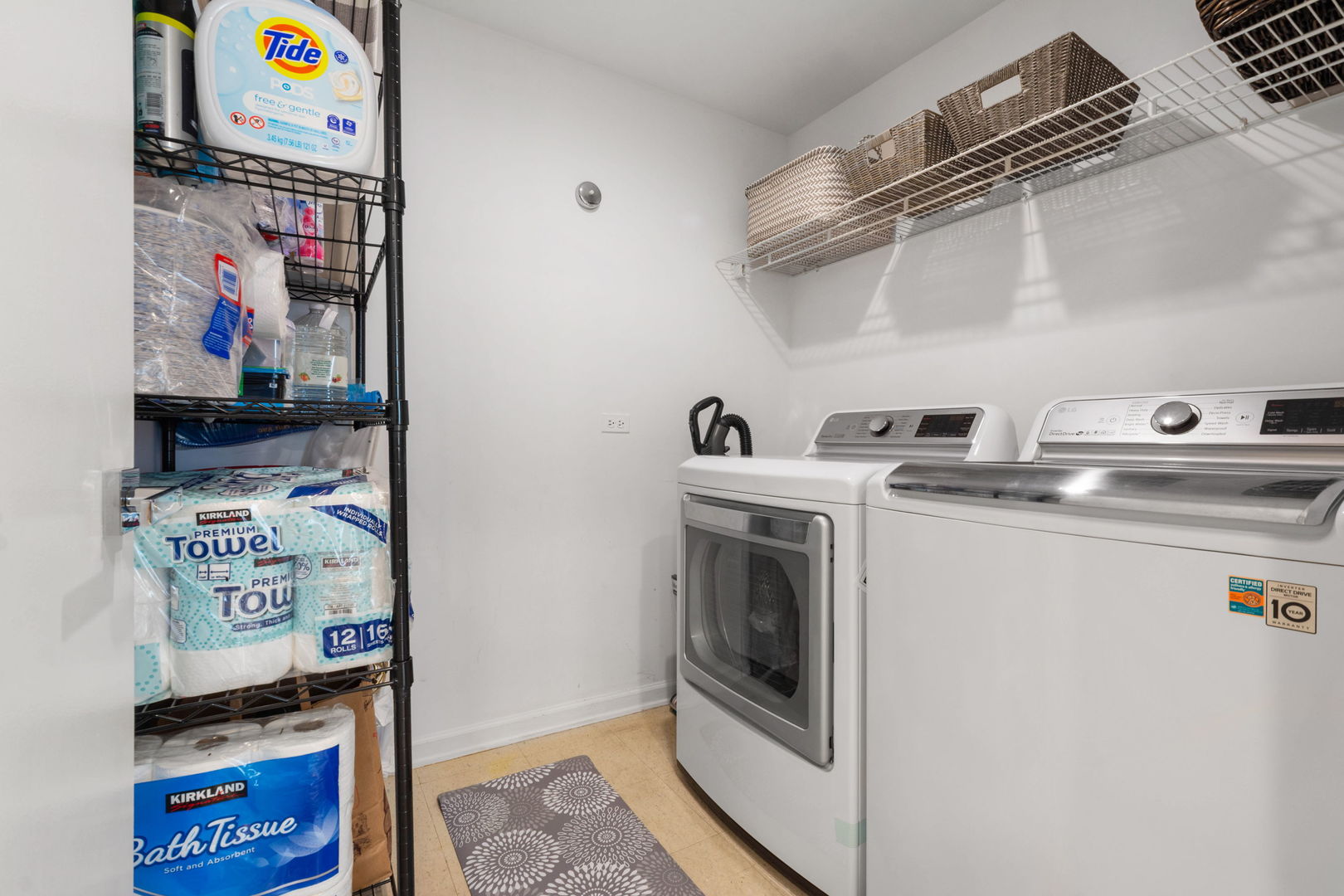 1740 North Clark Street, Unit 1734 Chicago, IL 60614 - Photo 25 of 34