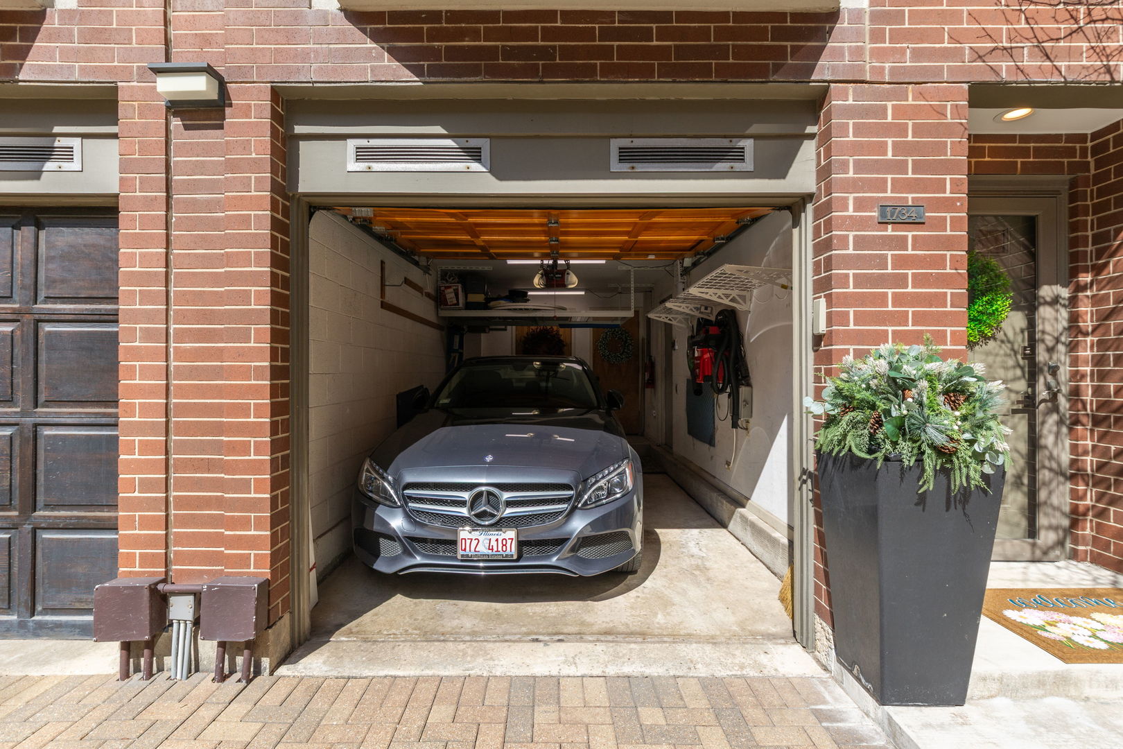1740 North Clark Street, Unit 1734 Chicago, IL 60614 - Photo 29 of 34