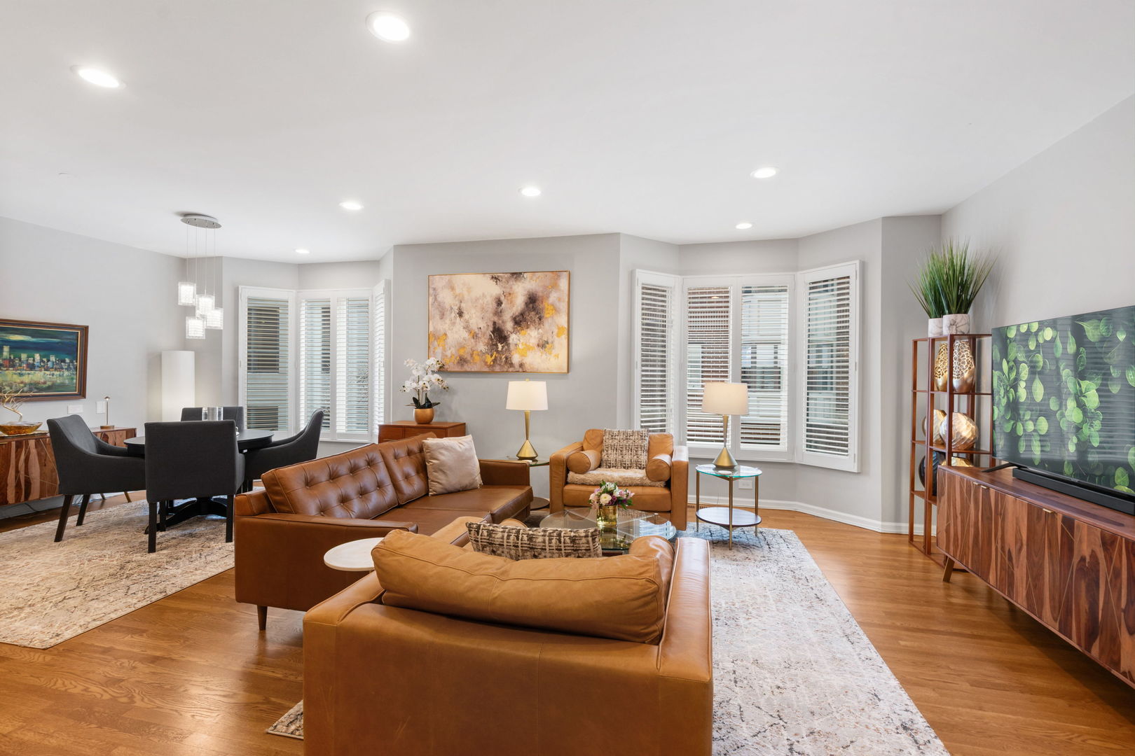 1740 North Clark Street, Unit 1734 Chicago, IL 60614 - Photo 5 of 34