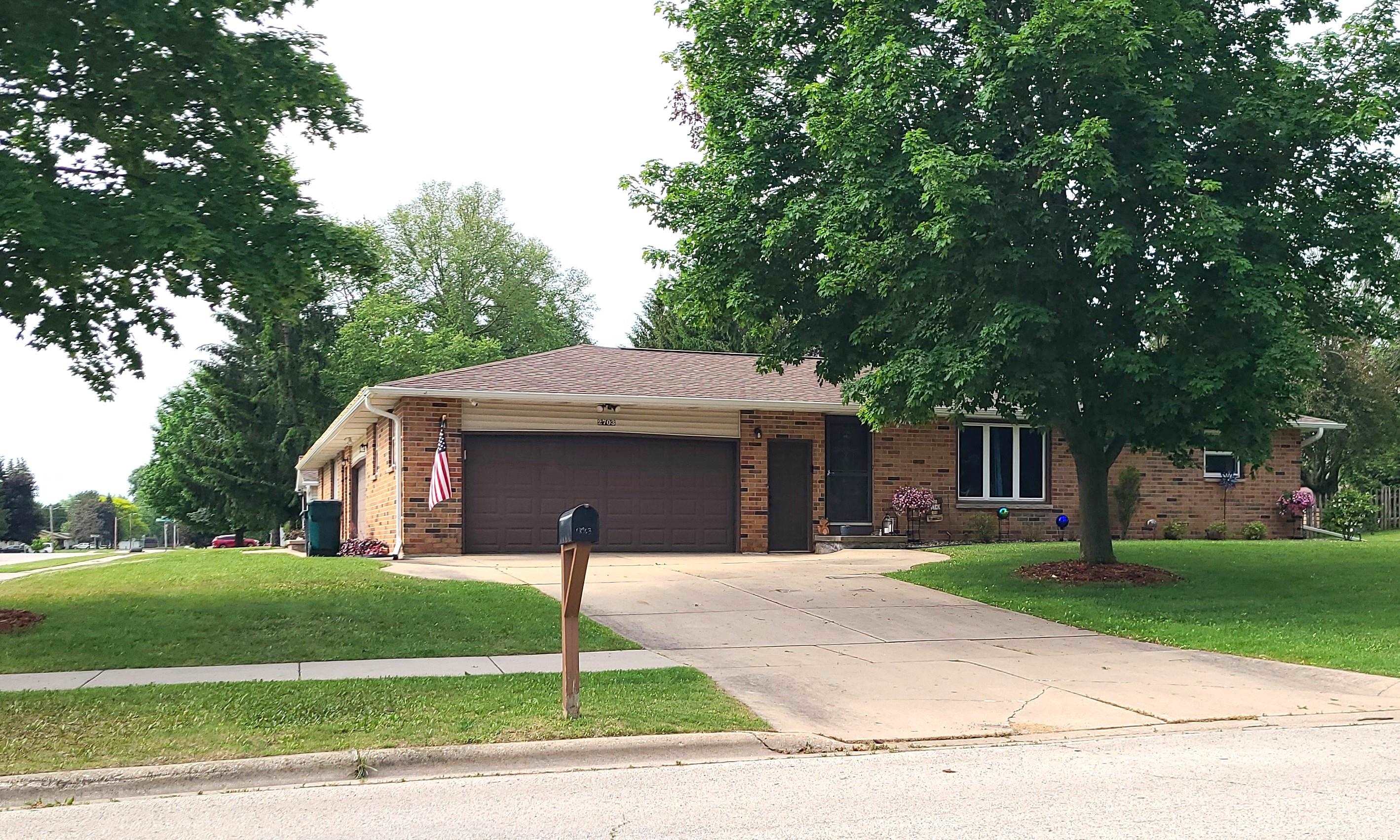 1023 Rockwell Road Green Bay, WI 54313 - Photo 6 of 31