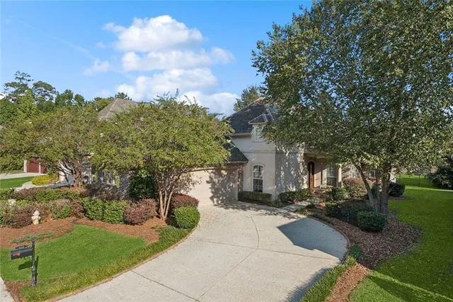 $425,000 | 412 Claymont Court, Madisonville, LA 70447