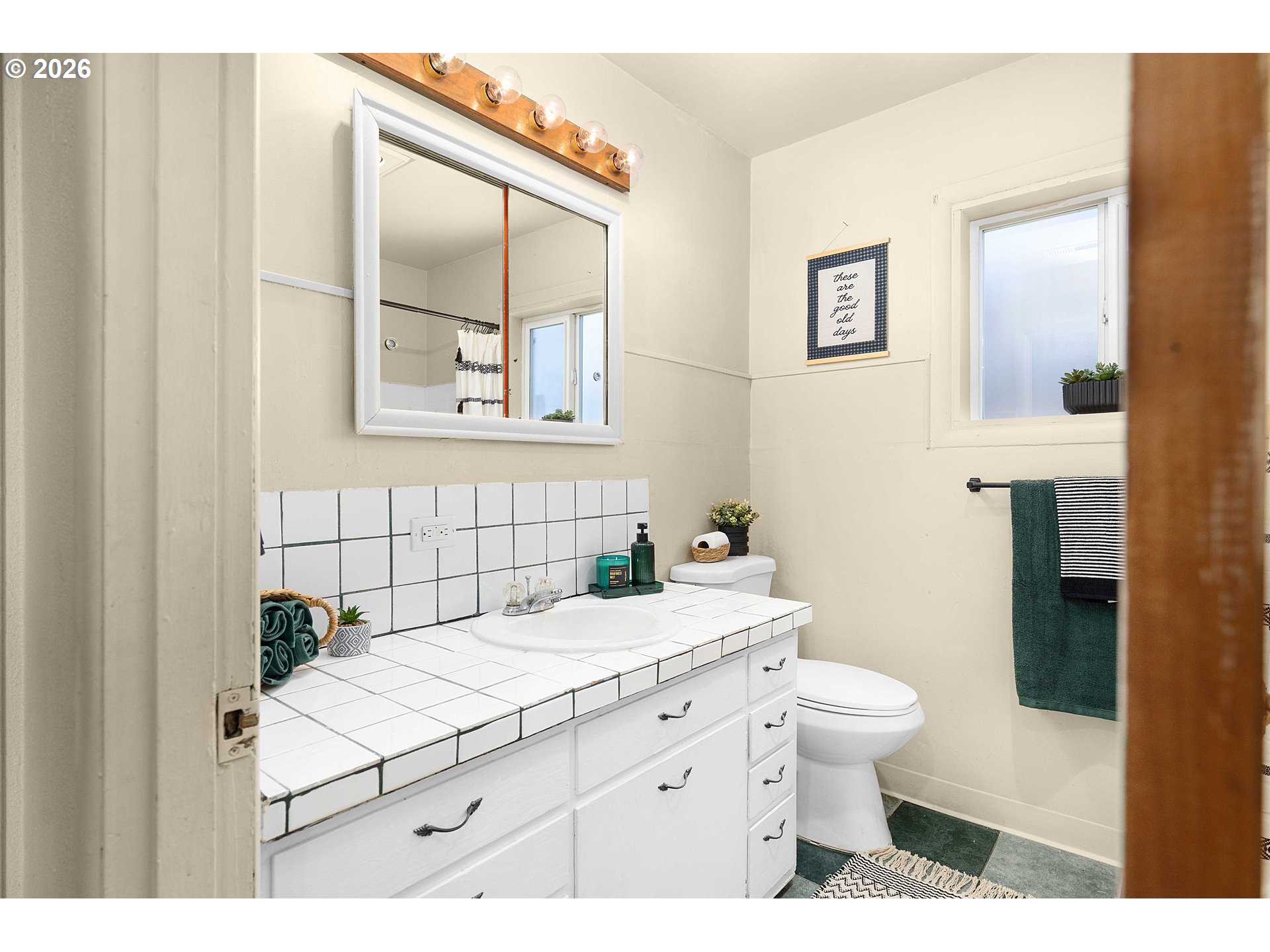 1402 Lookingglass Road Roseburg, OR 97471 - Photo 16 of 37