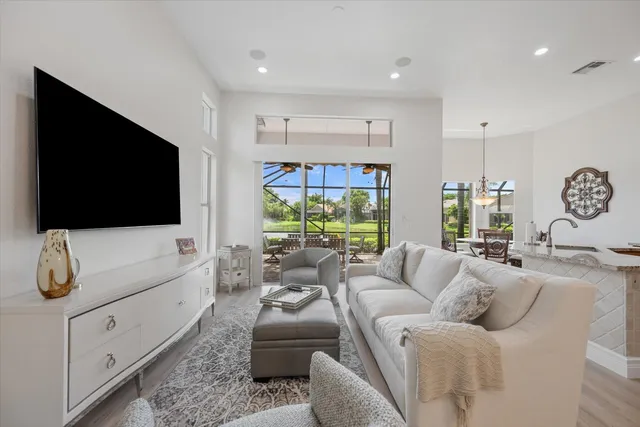 $525,000 | 10870 Royal Devon Way, Lake Worth, FL 33449