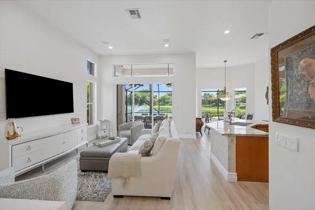 $525,000 | 10870 Royal Devon Way, Lake Worth, FL 33449