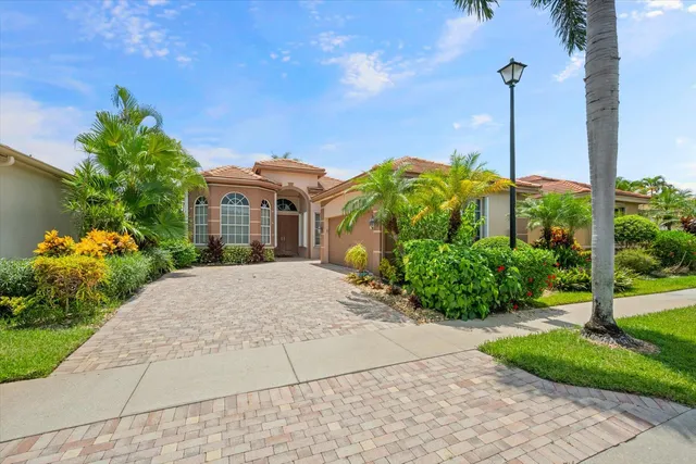 $525,000 | 10870 Royal Devon Way, Lake Worth, FL 33449