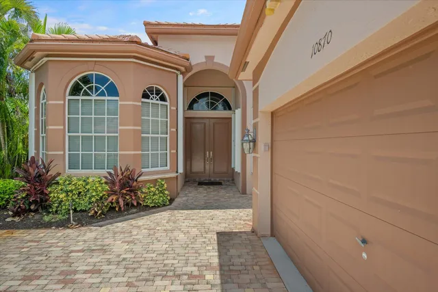 $525,000 | 10870 Royal Devon Way, Lake Worth, FL 33449