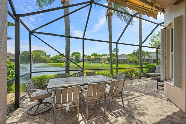 $525,000 | 10870 Royal Devon Way, Lake Worth, FL 33449