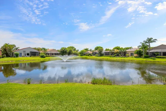 $525,000 | 10870 Royal Devon Way, Lake Worth, FL 33449