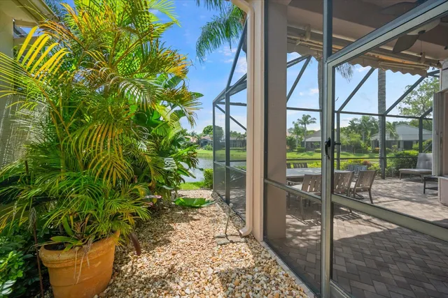 $525,000 | 10870 Royal Devon Way, Lake Worth, FL 33449