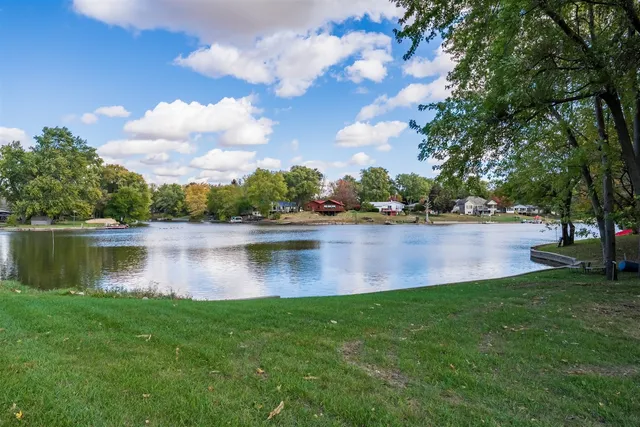 $359,900 | 808 South Spring Lake Road, Mahomet, IL 61853