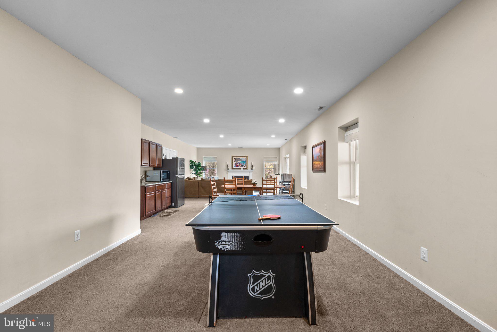 10855 Bethesda Church Road Damascus, MD 20872 - Photo 59 of 92 a room with furniture and pool table