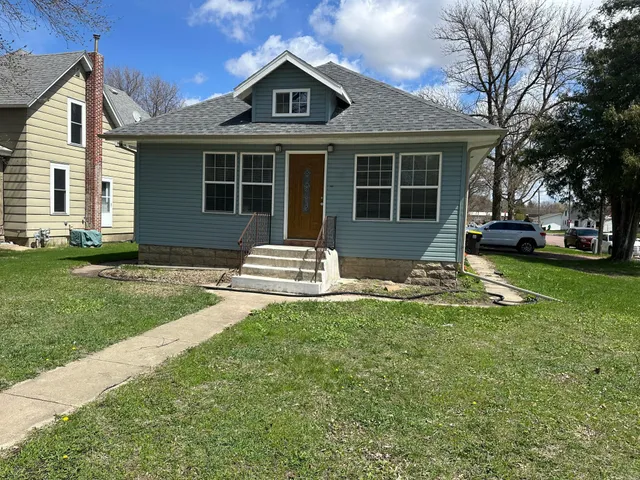 $145,000 | 709 4th Avenue, Windom, MN 56101