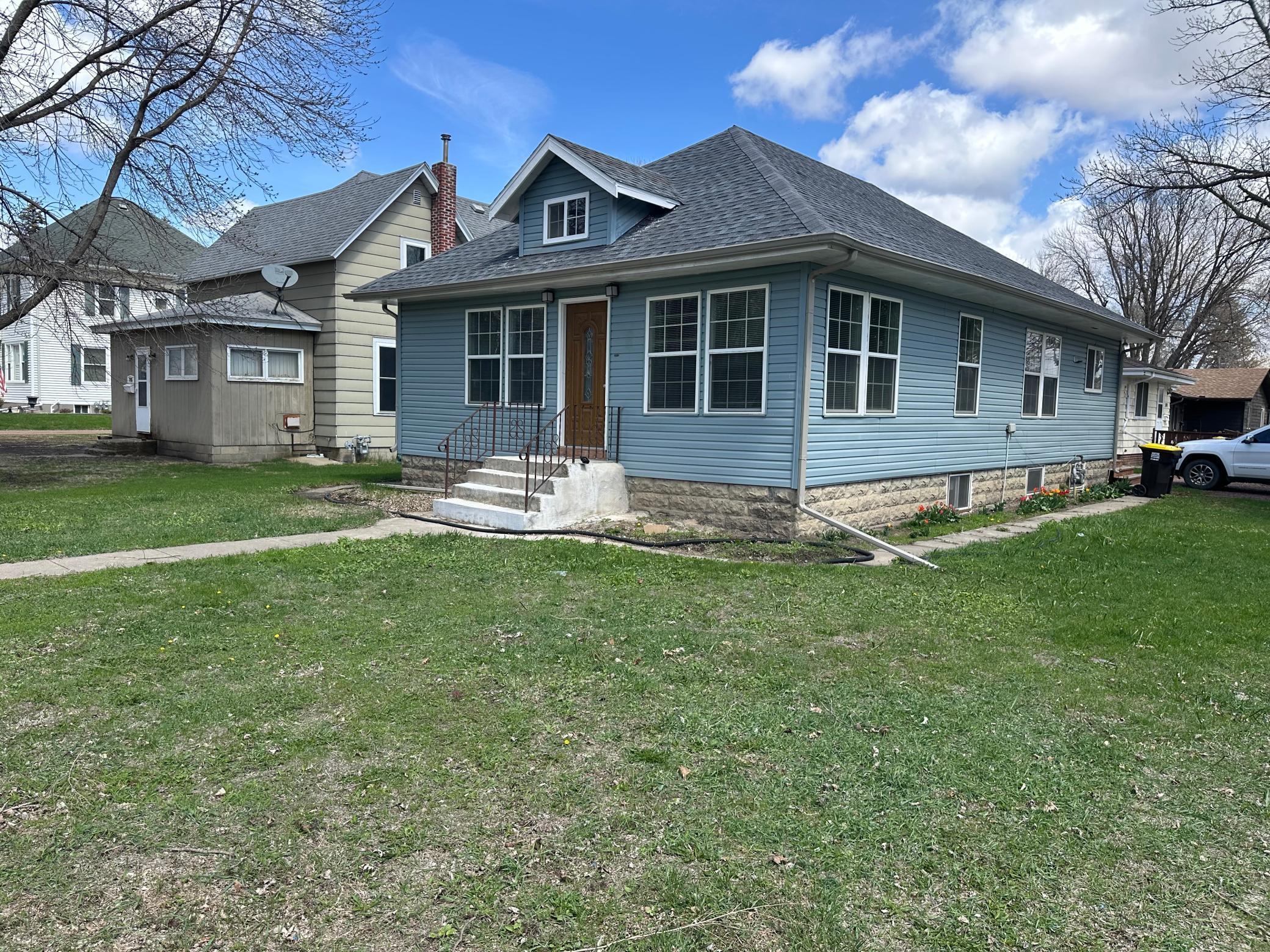 709 4th Avenue Windom, MN 56101 - Photo 2 of 20