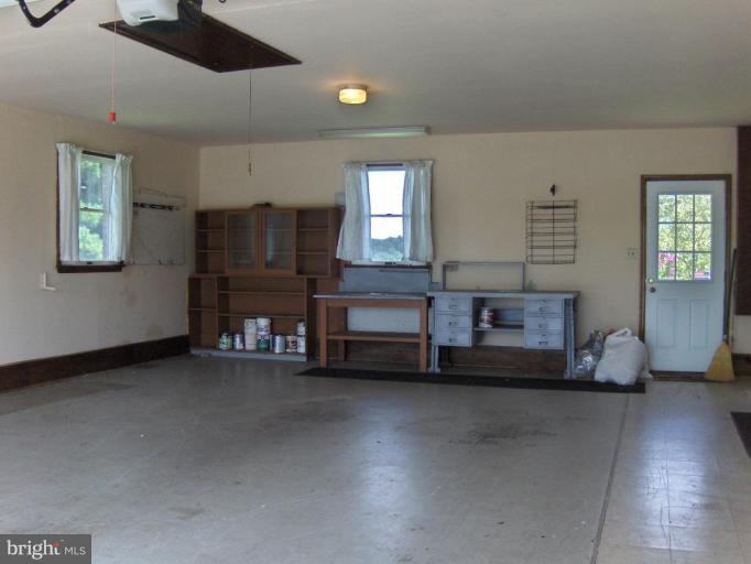 4507 Green Valley Road Monrovia, MD 21770 - Photo 13 of 21 Garage 1