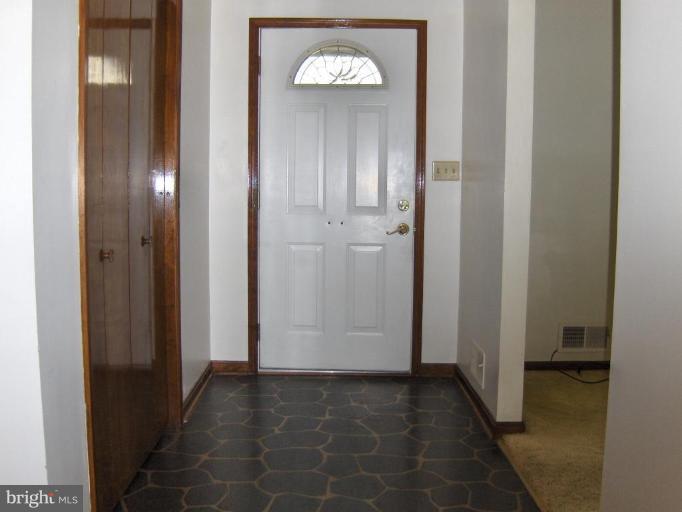4507 Green Valley Road Monrovia, MD 21770 - Photo 16 of 21 Entrance / Foyer